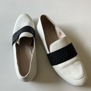 Kenneth Cole White and Black Women's Loafers